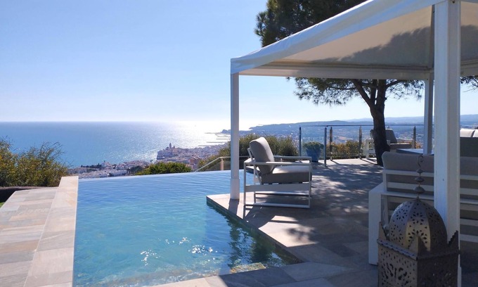 Sitges Villa | Luxury villa with breathtaking sea views in Sitges- Sleeps up to 11