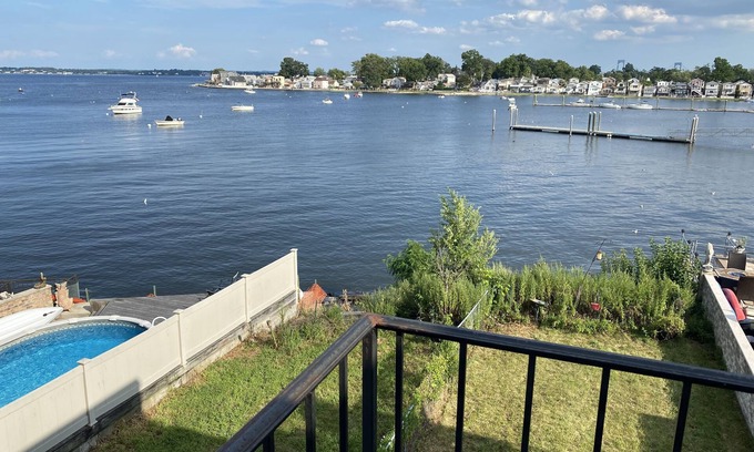 Throgs Neck Haus | Sittin' on the Dock of the Bay