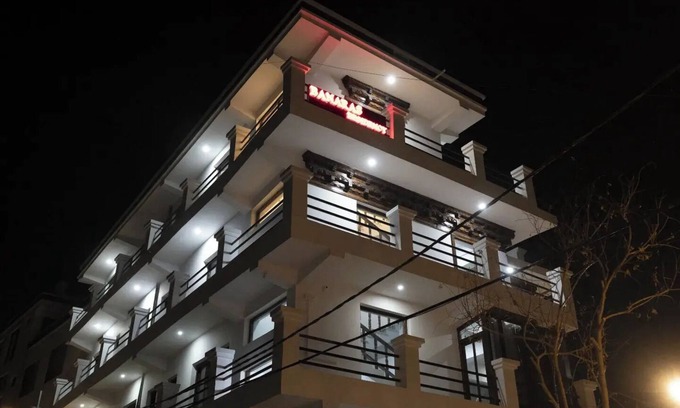 Leh Haus | Situated 10 mints from airport 10 mints from main market and mountains view.