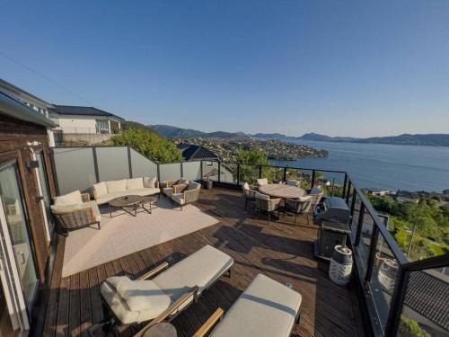 Asane Wohnung | Sjøutsikt, jacuzzi og solfylt