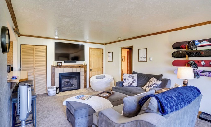 Brian Head Eigentumswohnung | Walk to Ski Lift: Brian Head Condo w/ Pool Access!