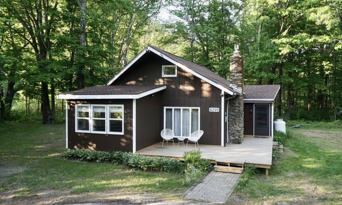 Stockbridge Hütte | Ski-Hike-Relax! Remodeled cottage with White River access in the Green Mountains