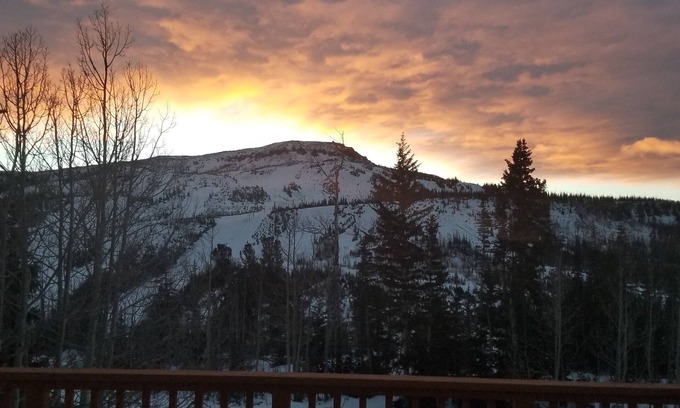 Brian Head Kabine | SKI-IN-SKI-OUT-KABINE MIT BESTEM PANORAMABLICK AUF BRIAN HEAD