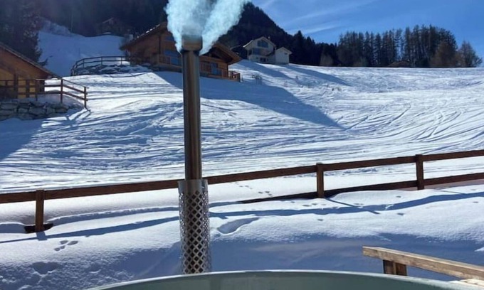 Saint-Pierre-de-Clages Skihütte | Ski in/out wonderful view chalet on the slopes