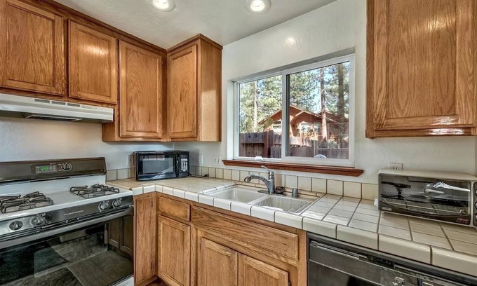 Bijou Pines Kabine | Ski Lease 2025: 3 bedroom Bijou Cabin