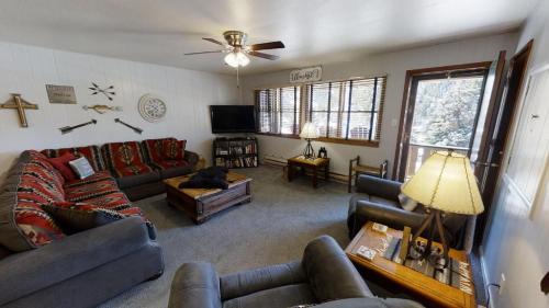 Red River Wohnung | Ski View 06 - Ski View 04 Columbine - On Main Street - WiFi - Cable - Fireplace - Trailer Parking In Back - Patio with Gas Gril