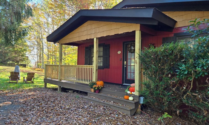 Davis Skihütte | Fabulous Views, zentral gelegene Hütte mit Whirlpool und 5 Minuten zu Fuß zum See, Grill