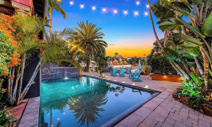Park West Haus | Skyline & Bay Views Spanish Villa: Pool + Hot Tub!