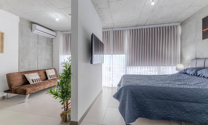 Curridabat Wohnung | Skyline iFreses, 22nd floor! AC, TV and Pool