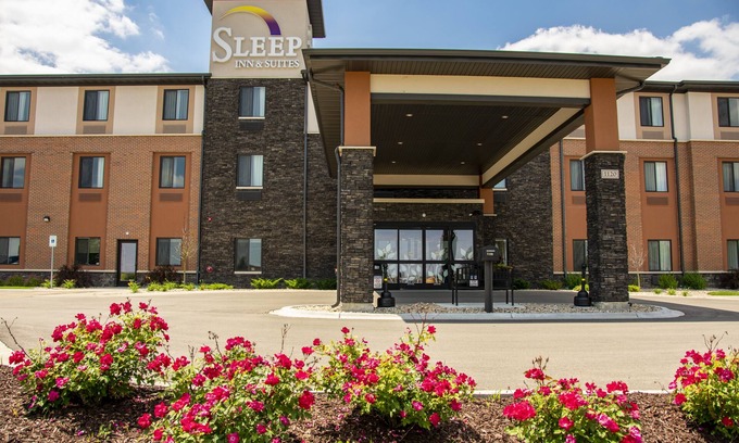 Oregon Hotel | Sleep Inn & Suites Oregon - Madison