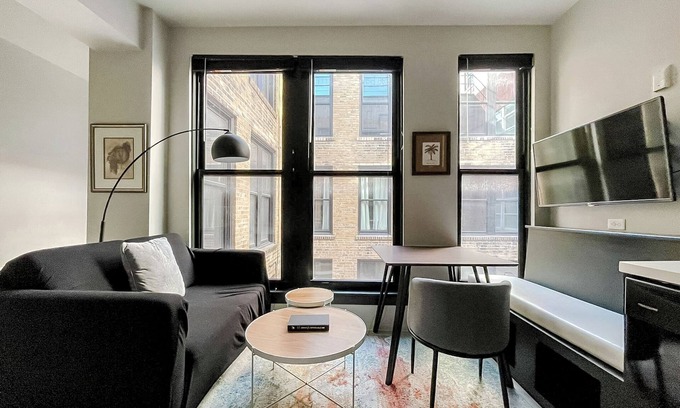 Downtown Springfield Wohnung | Sleepover Amazing 1BD/1BA + Gym - Downtown Springfield