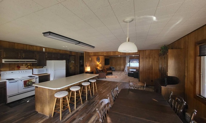 Heise Haus | Sleeps 14+ spacious home overlooking Heise.