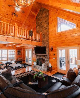 Carbon Hill Haus | Sleeps 16 Luxury Cabin with Game Room & Hot Tub