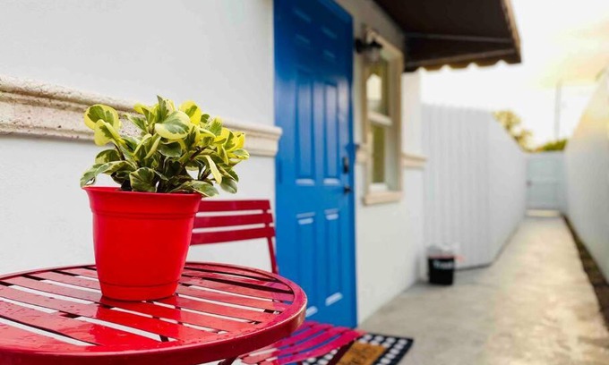 West Little Havana Wohnung | Sleeps 3, Cozy, Boho Style, in the heart of Miami -free parking