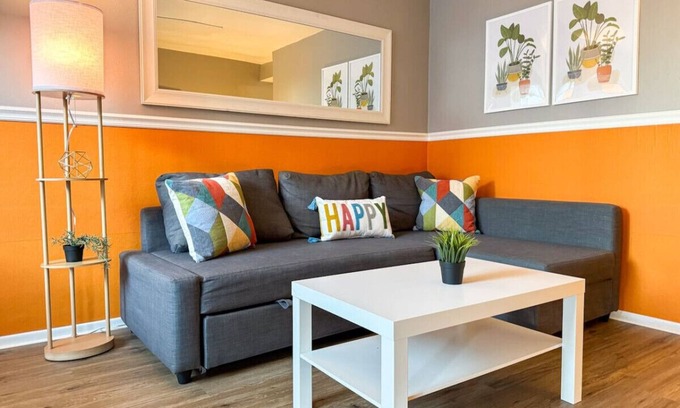 Mount Oliver Wohnung | Sleeps 9! 2 Bedrooms 6 Beds + Parking & WIFI