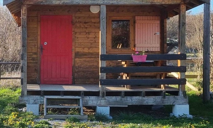 Le Frasnois Skihütte | Small 4-seater chalet, classified site of the 4 lakes and Hérisson waterfalls