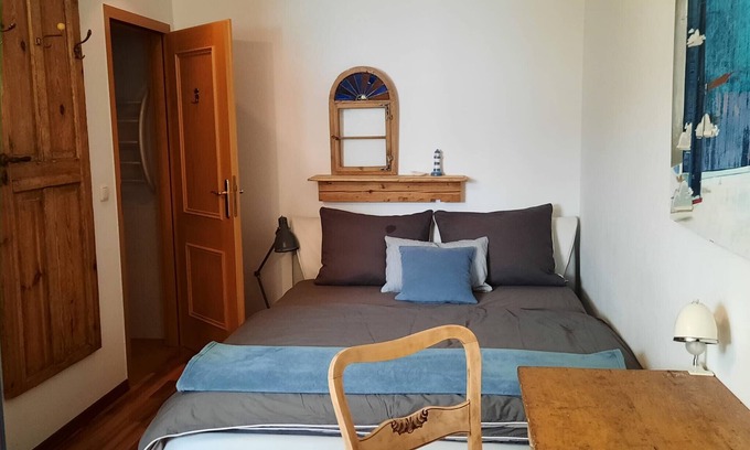 Striesen Haus | Small but Fine Double Room with Shared Terrace, Shared Garden and Wi-Fi