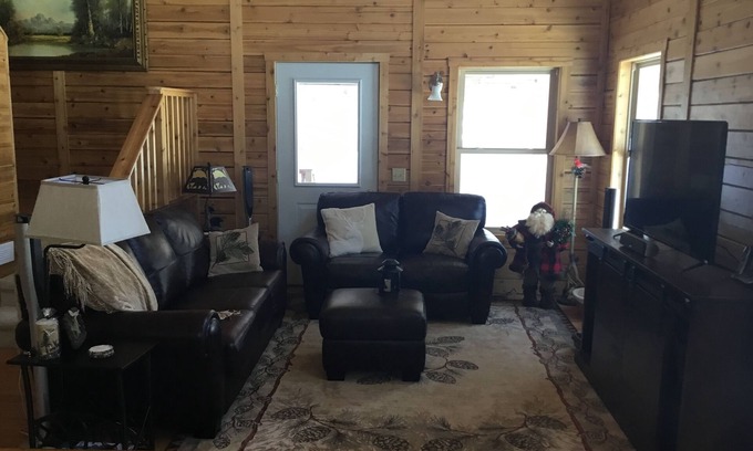 Wetmore Kabine | Kleines Blockhaus im Wald