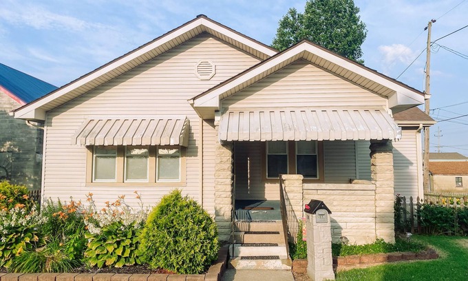 Bedford Haus | Small town Indiana getaway