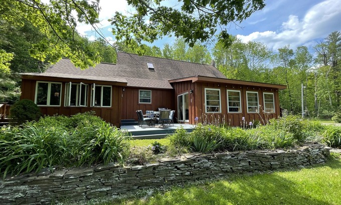 Schenevus Haus | Smiling Pines - Unique getaway - private pond, kayaks, fire pit, king bed