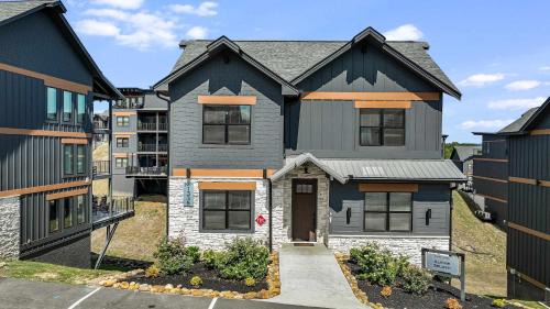 Sevierville Skihütte | Smith Creek Resort - 5 Bedrooms 20 Guest - Indoor Pool - Resort Amenities