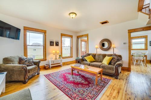 Mackinaw City Haus | Snowmobiling Hub! Mackinaw City Home 3 Mi to Beach