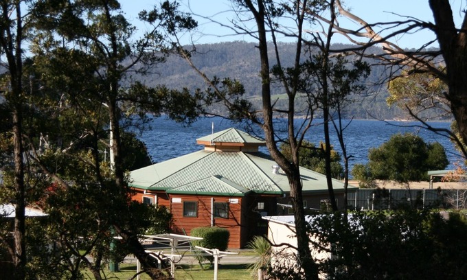 Snug Wohnmobilvermietung | Snug Beach Cabin And Caravan Park