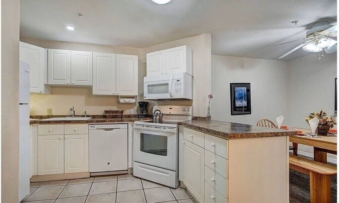 Summit Cove Eigentumswohnung | So close to Keystone, A-Basin, Copper, and Breckenridge with hot tub - sleeps 6!