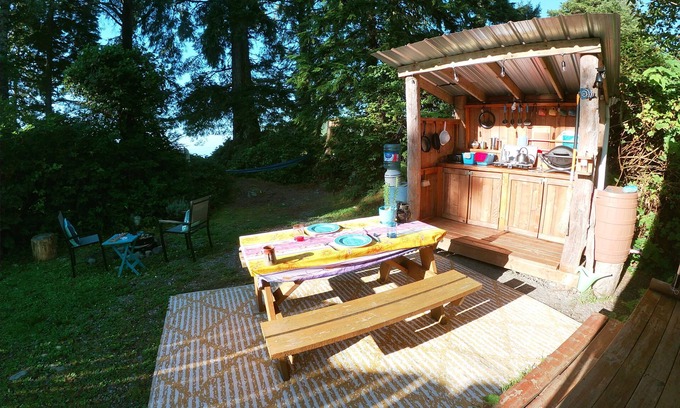 Ucluelet Wohnmobilvermietung | So Damn Lucky Glamping