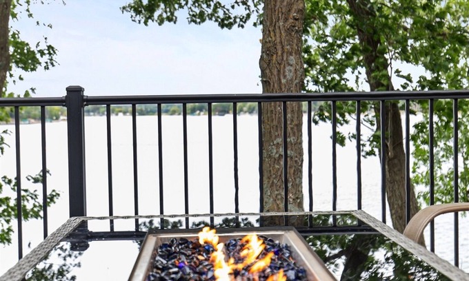 Wautoma Haus | Soak Up the Last Rays- Hot Tub Pier & Paddleboards