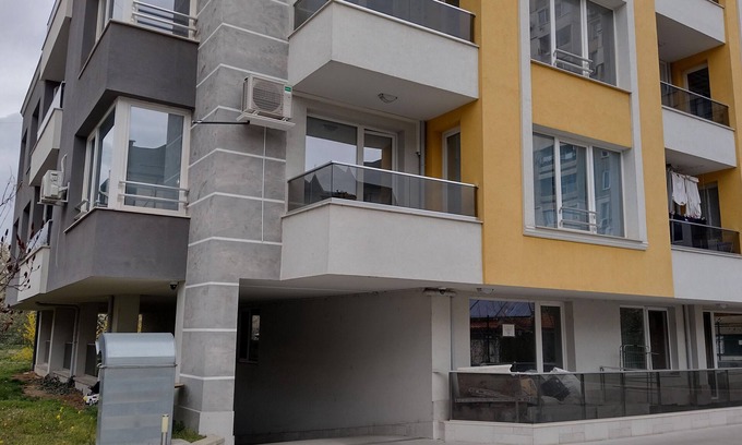 Sofia Wohnung | Sofia Harmony Apt: Tranquility, Comfort, and Free Parking