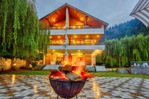 Burwa Haus | Solang Cottage By Snow City Farm