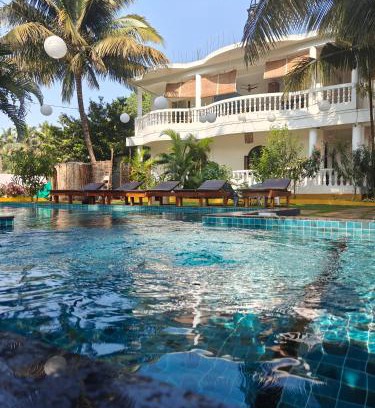 Arambol Haus | SOLS Backyard