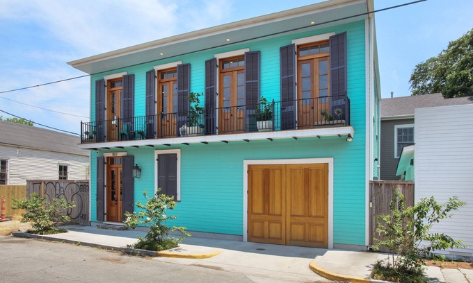 Faubourg Marigny Haus | Anspruchsvolles offenes Marigny-Dreieck-Konzept-Haus mit Balkon