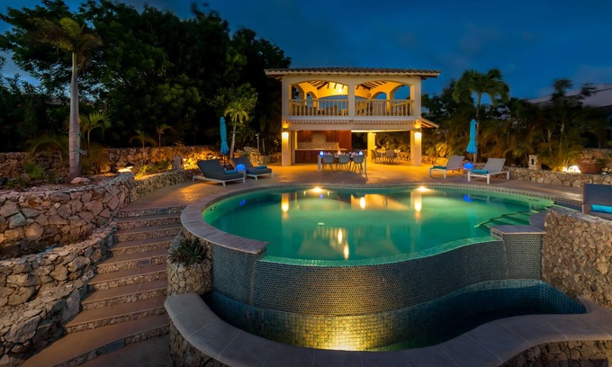 Sabadeco Villa | Anspruchsvolle Villa am Meer, Flucht ins Paradies! Zugang zum Strand, Infinity-Pool