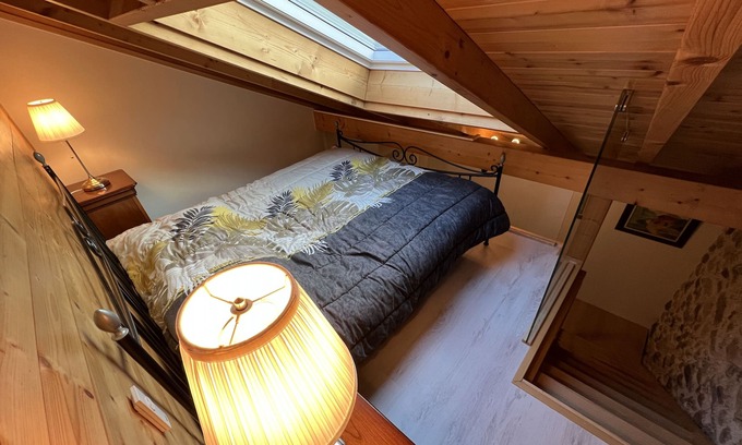 Neydens Wohnung | T1 Triplex-Apartment-Komfort-Ensuite-Gartenblick