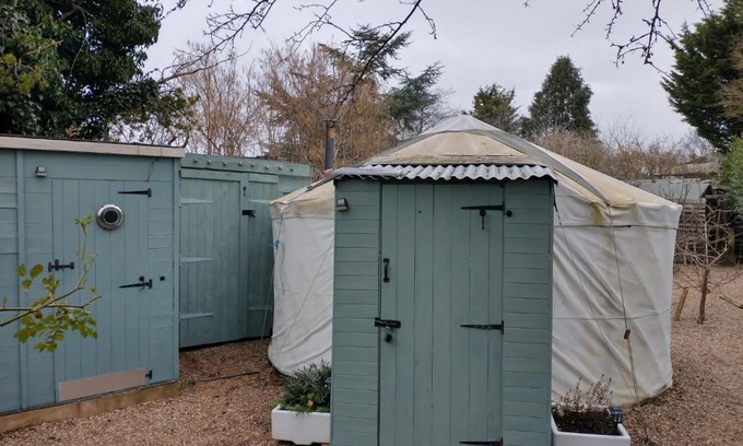 Magor Sonstige | South Wales Yurt-Cosy, log burner & private garden