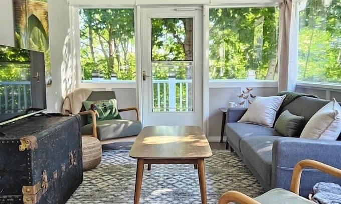 Southwest Harbor Haus | Southwest Harbor Sleeps 17