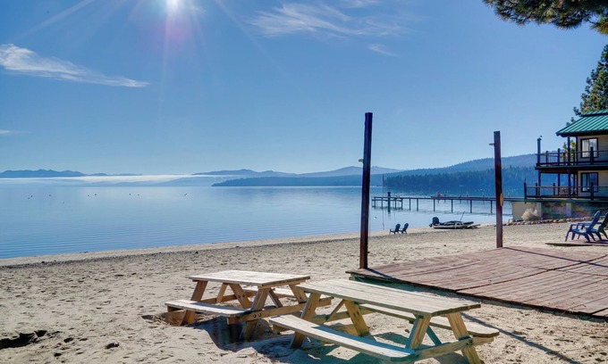 Tahoe Vista Kabine | Spa & Beach Access: Resort Condo in Tahoe Vista!