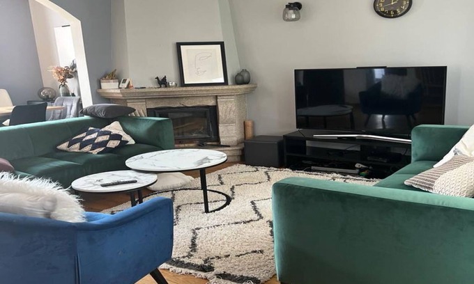 Chelles Haus | Spacieuse Maison Proches de Paris et Disneyland