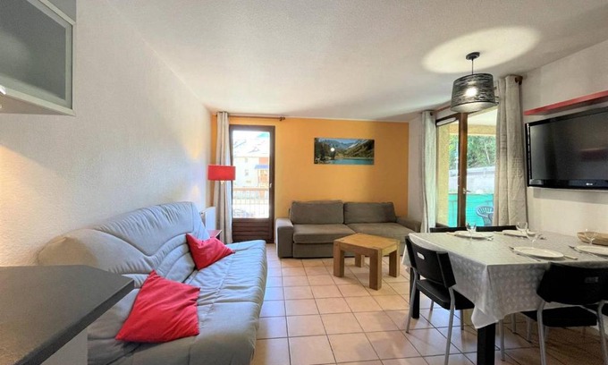 Briancon Wohnung | Spacieux T3 à Briançon - 6 pers, 2 balcons, parking, proche télécabine et commerces - FR-1-330C-134