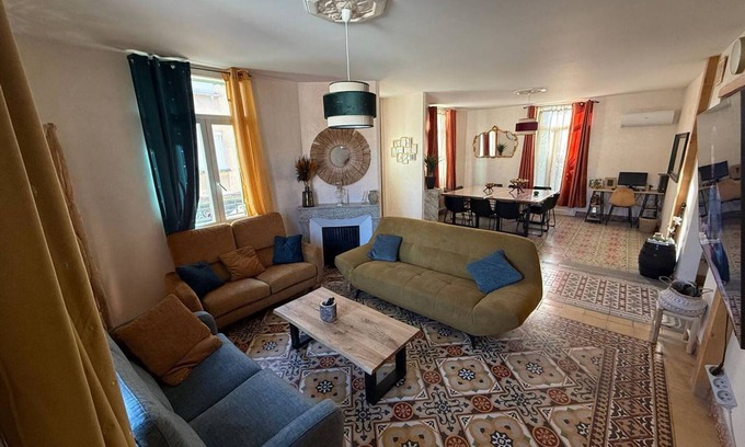Amelie-les-Bains-Palalda Wohnung | Große F4 mit Klimaanlage, Terrasse, Garage für 8 im Stadtzentrum von Amélie-les-Bains