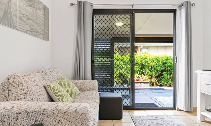 Wooloowin Wohnung | Spacious 1-Bed Unit with Outdoor Patio Dining