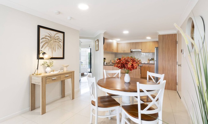 South Brisbane Wohnung | Spacious 2 Bed/2 Bath Garden Apartment Aircon, Spacious 2 Bed Garden Apartment