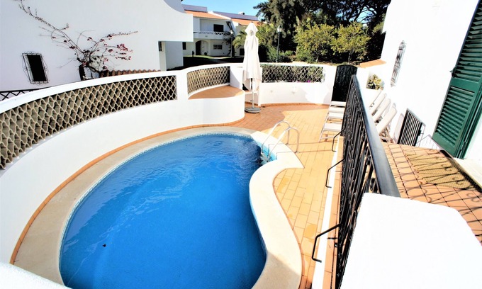 Vale do Lobo Wohnung | Geräumige 2-Bett-Apartment mit Pool, 5 Personen, neben Vale Lobo Tennis Academy