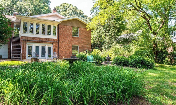 Oakwood Historic District Wohnung | Spacious 2-bedroom apartment in historic Hickory neighborhood