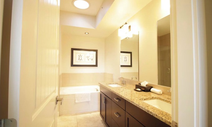 Okanagan-Similkameen Haus | Spacious 2-Bedroom Condo with Incredible Views in Osoyoos
