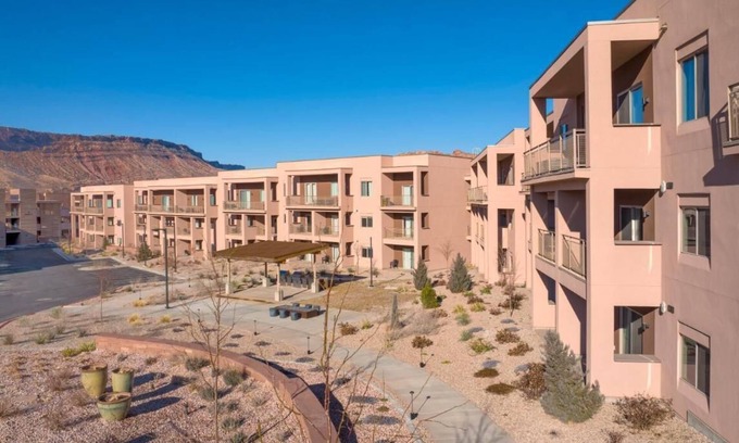Moab Eigentumswohnung | Spacious 2-bedroom condo with AC, fitness room and pool in pleasant Moab