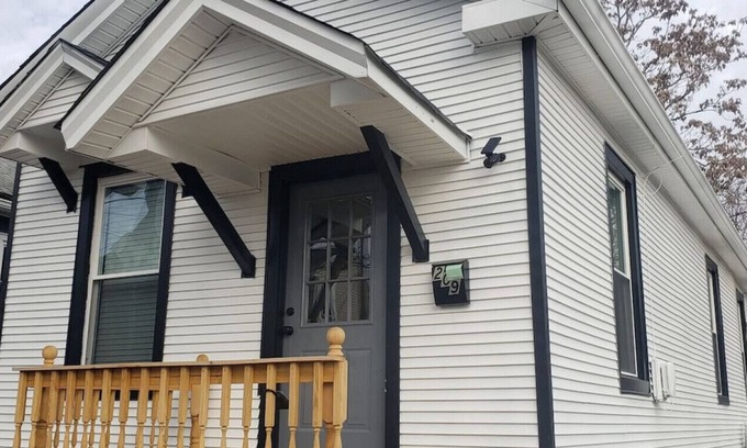 Ludlow Haus | Spacious 2 BR home minutes from Downtown Cincy!