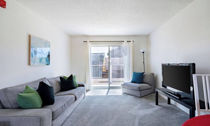 Central Berkeley Wohnung | Spacious 2BR/2BA Apt Nr UC Berkeley W/Free Parking